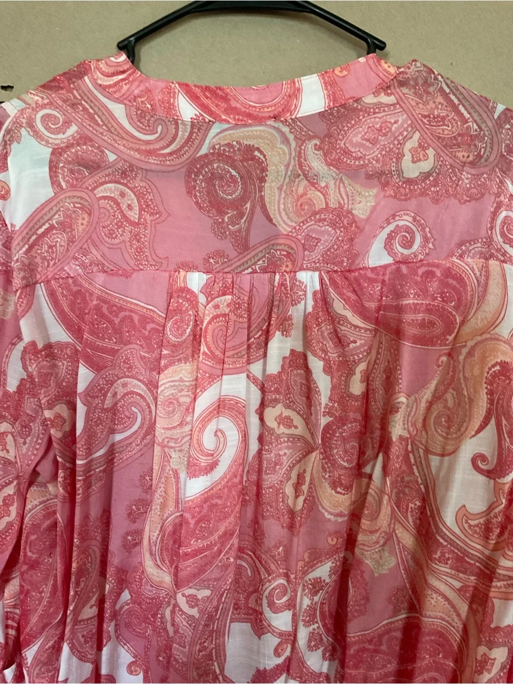 Cocomo woman Pink Paisley Button-Front Tunic Top. Size XL - Picture 8 of 11